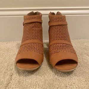 Womens Easy Street Heels